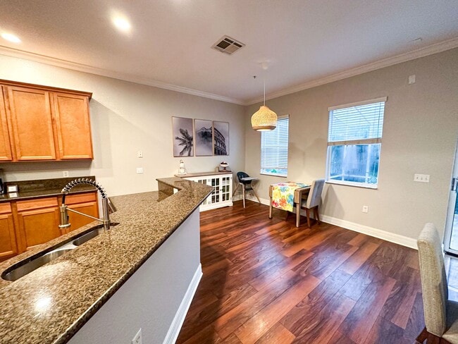 Building Photo - 3 Bed/ 2.5 Bath Pet Friendly Home!