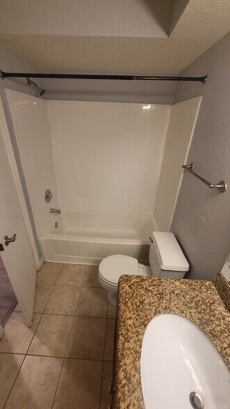 Building Photo - 5140 Conroy Rd