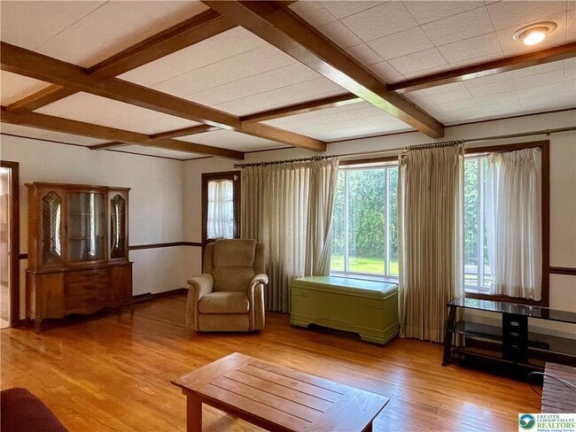 Building Photo - 1331 Armstrong Rd