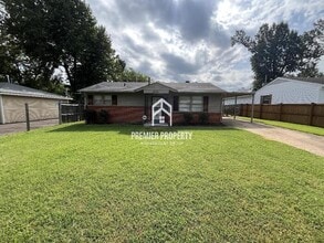 Building Photo - 3012 Randy Ln