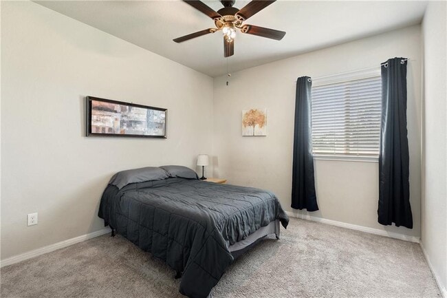 Building Photo - 601 Flag Ln