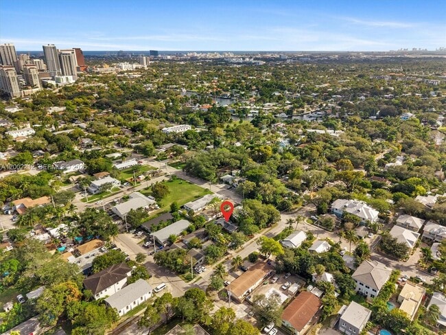 Building Photo - 230 SW 12th Ave