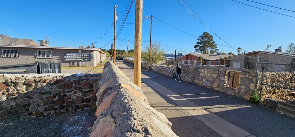 Building Photo - 8828 Kenneth St