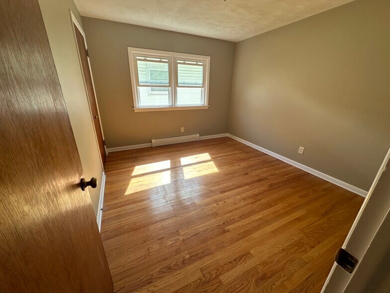 Building Photo - 311 Hartford Pl