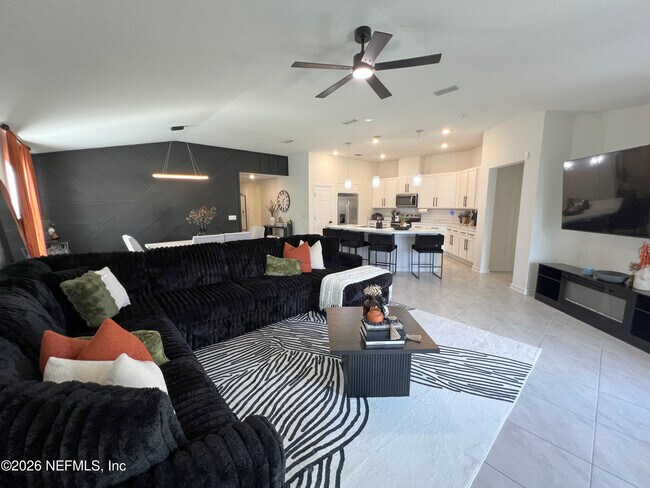 Building Photo - 7223 Hawkes Bnd St