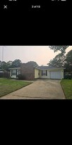Building Photo - 137 Elaine Dr