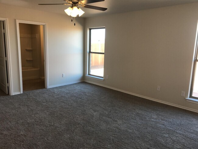 Building Photo - 1605 Wrangler Ln