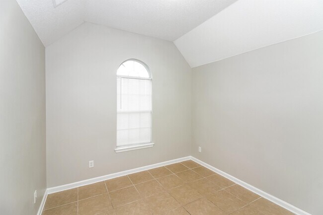 Building Photo - 1109 Cross Meadow Rd
