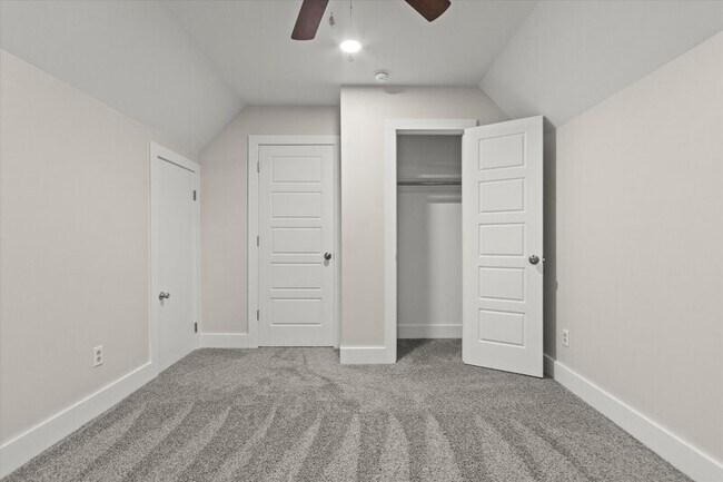 Building Photo - 233 Pine Ridge Rd