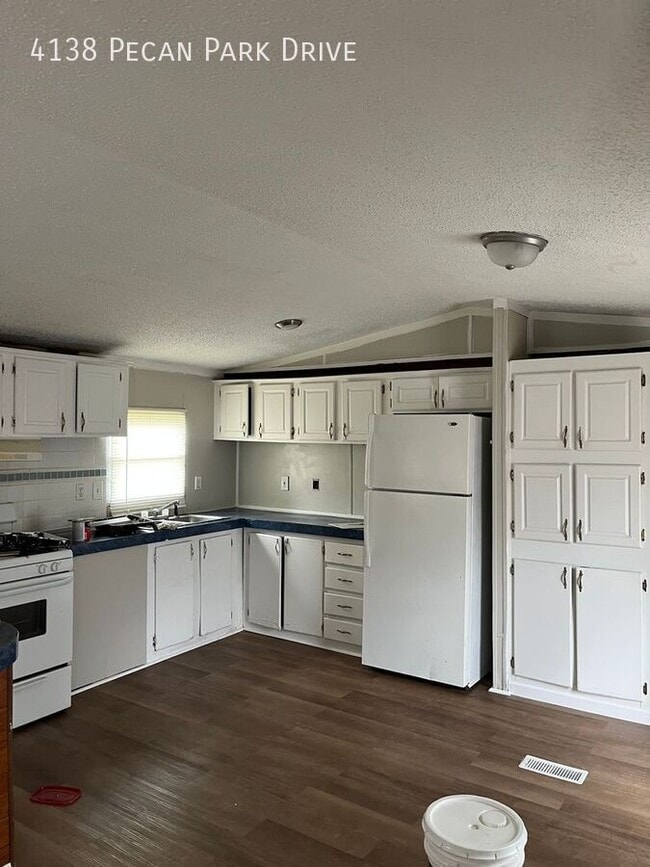 Building Photo - 4138 Pecan Park Dr
