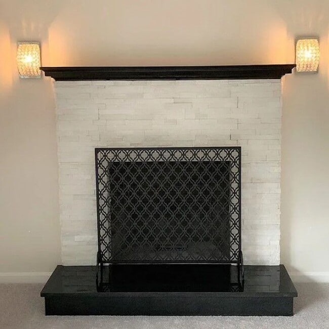 Building Photo - Rent Reduced! Ideally located 3 bedroom ho...