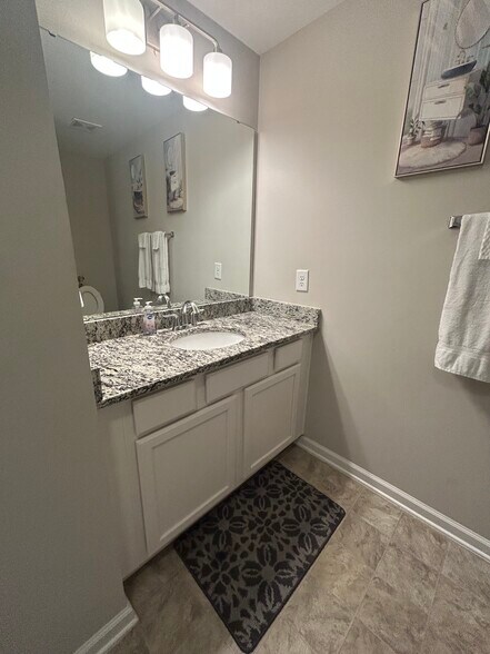 Building Photo - 139 Hunters Grove Dr