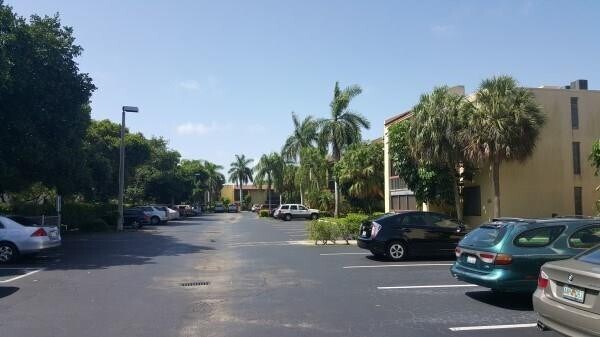 Building Photo - 733 SE 1st Way