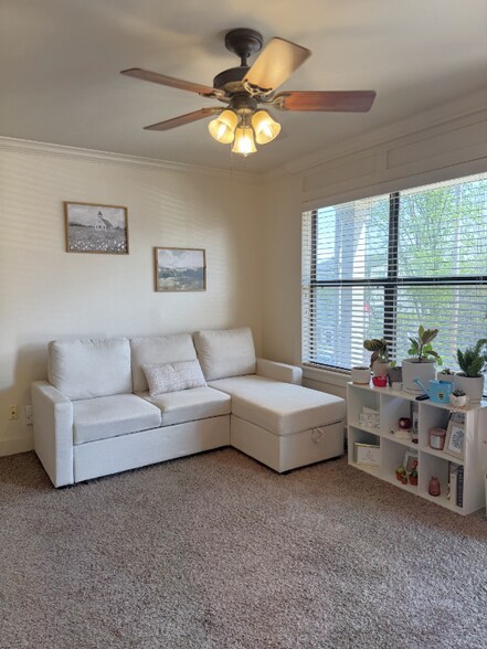 Building Photo - 711 W Douglas St