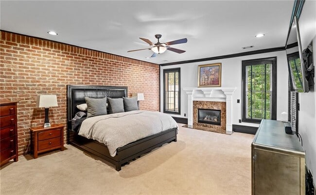 Building Photo - 5512 Glenridge Dr