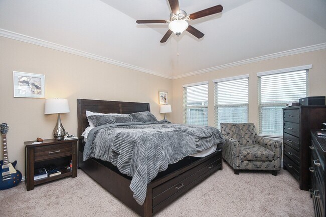 Building Photo - 20415 Kittredge Dr