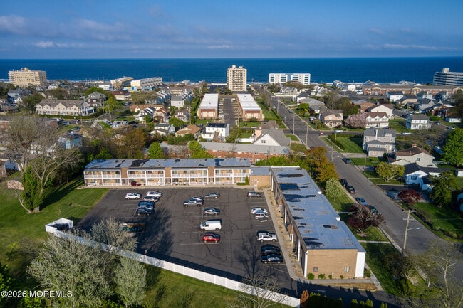 Building Photo - 119 Avery Ave