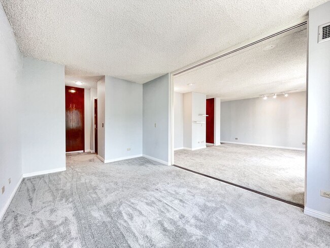 Building Photo - Immaculate Honolulu Condo with Central A/C, Secured Parking, Including Electricity