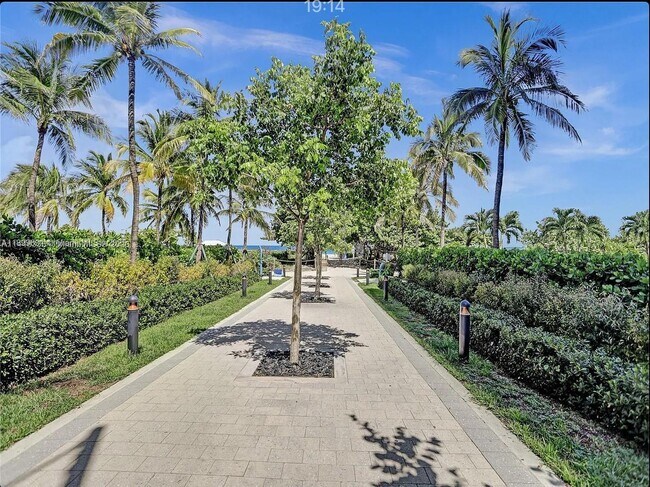 Building Photo - 9195 Collins Ave