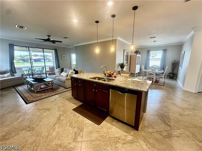 Building Photo - 11600 Golden Oak Terrace