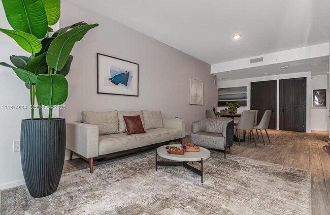 Building Photo - 398 NE 5th St