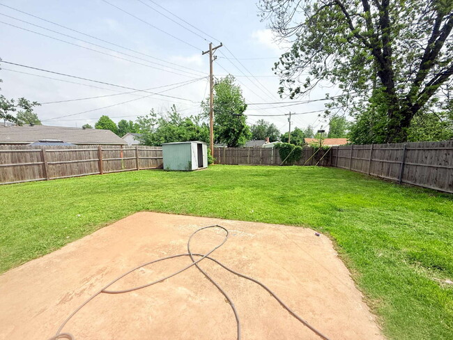 Building Photo - 4 Bedroom in South OKC