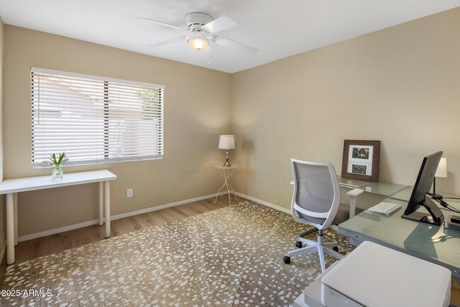 Building Photo - 9012 E Sutton Dr