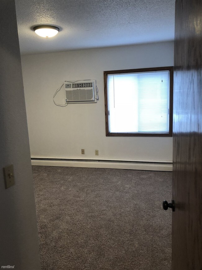 Building Photo - 2 br, 1 bath  - 1301 3rd Ave S