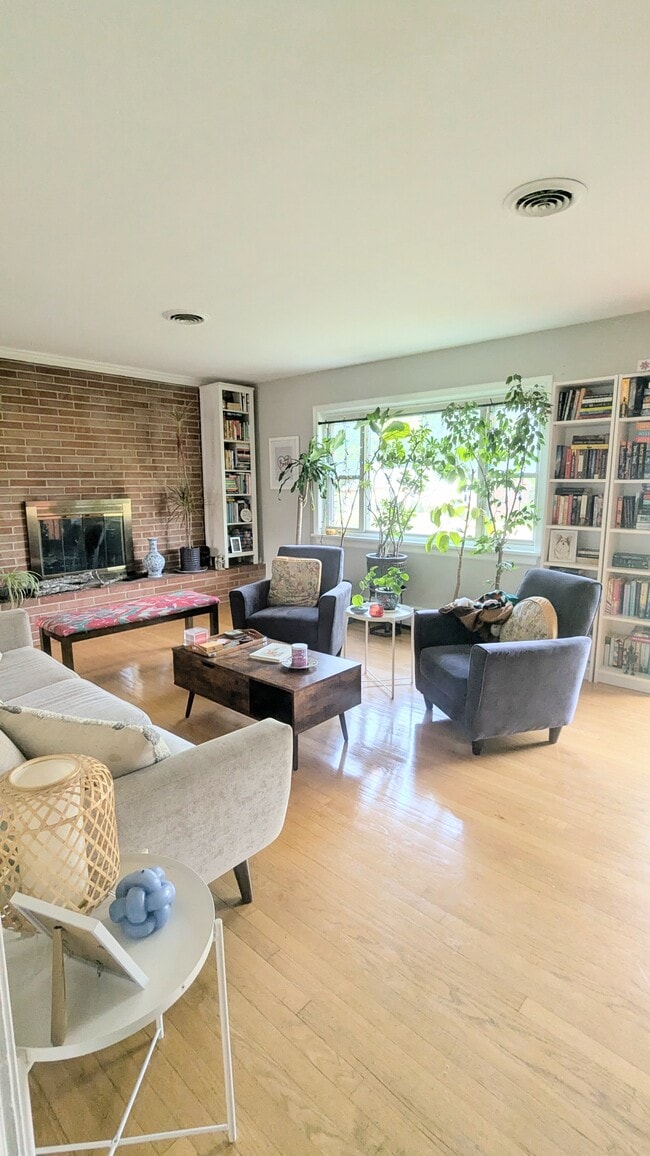 Building Photo - 2343 Penrose Dr