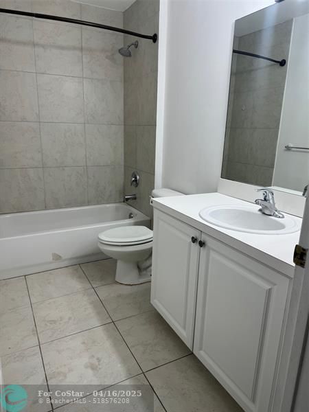 Building Photo - 3126 Coral Ridge Dr