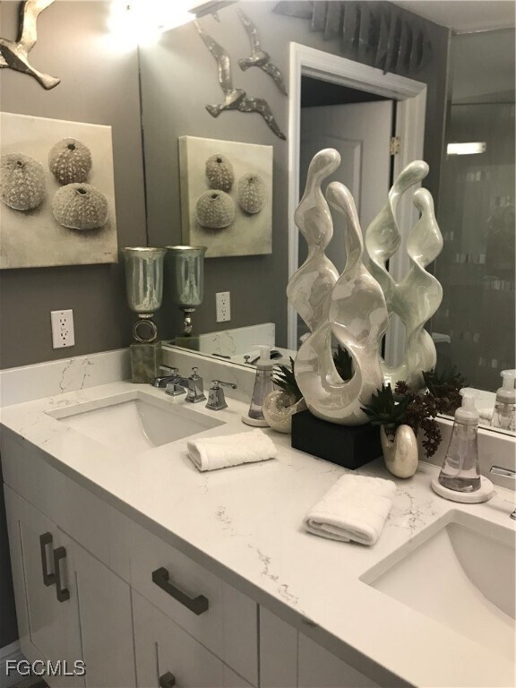 Building Photo - 11021 Gulf Reflections Drive