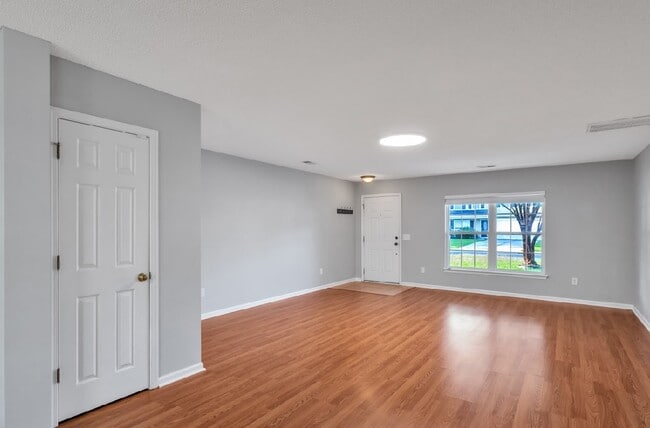 Building Photo - 3006 Kinswood Ln