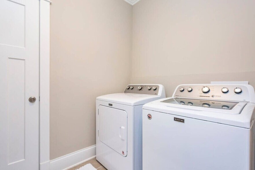 Building Photo - 1415 Shelby Ave