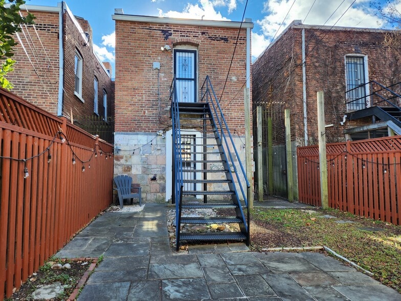 Building Photo - 457 Ridge St NW