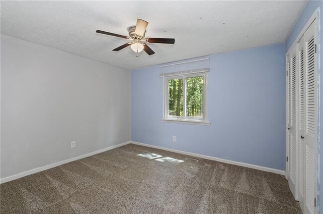 Building Photo - 880 Winfield Ct