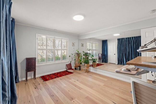 Building Photo - 3600 Malone Dr