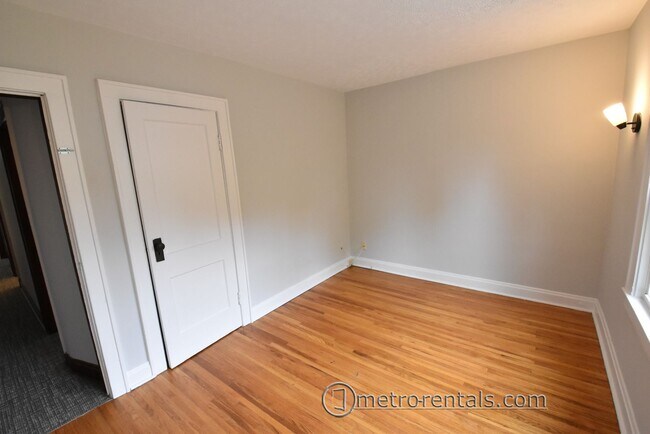 Building Photo - 238-240-240 W Pacemont Rd