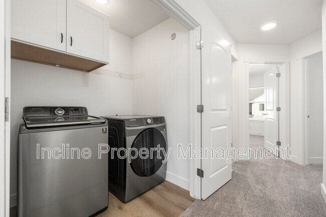 Building Photo - 1009 N Ledger Dr