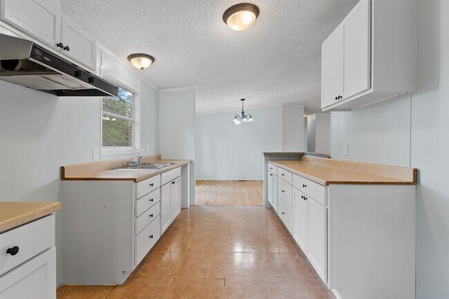 Building Photo - 3756 Hickory Ln