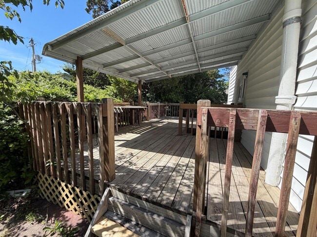 Building Photo - 632 Sherman-