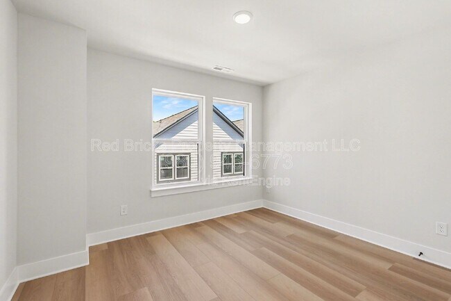 Building Photo - 7920 Sansom Cir