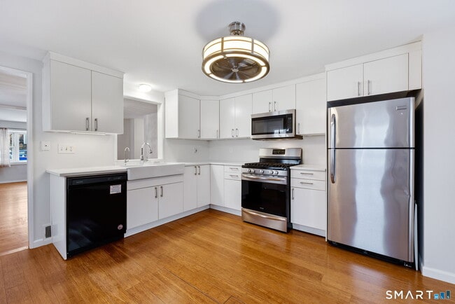 Building Photo - 60 Ferris Ave