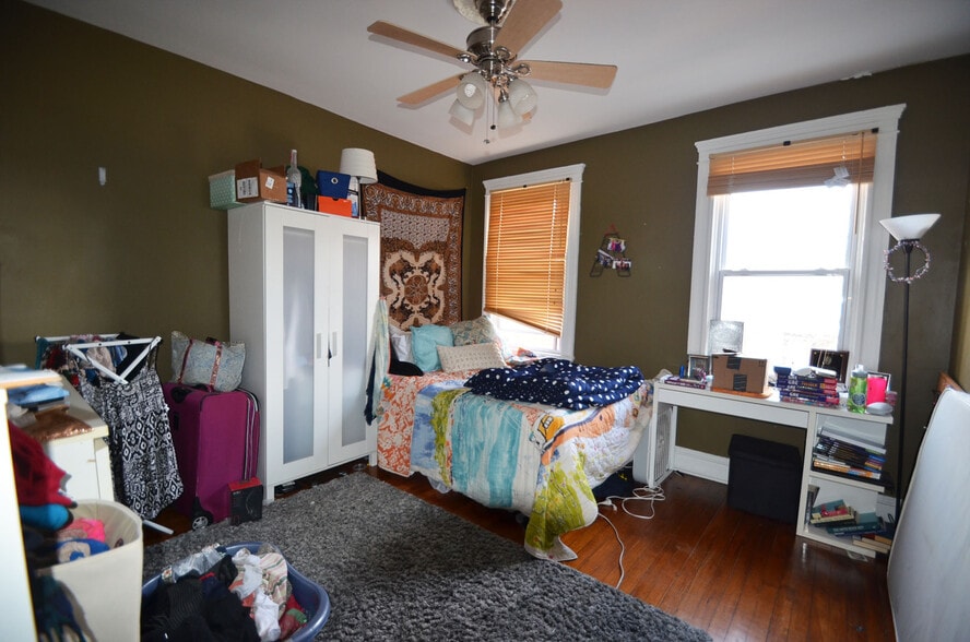 Bedroom 3 - 107 E 32nd St