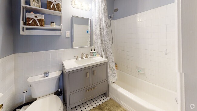 Building Photo - 511 Beacon St