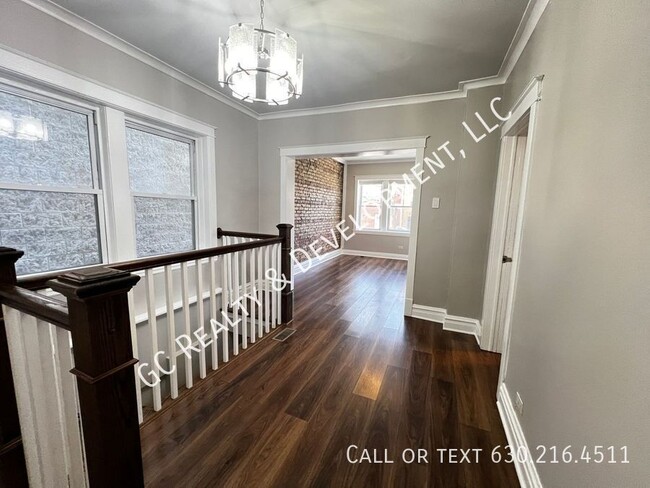 Building Photo - 1439 N Artesian Ave