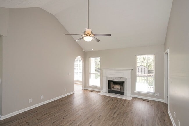 Building Photo - 112 Heritage Dr