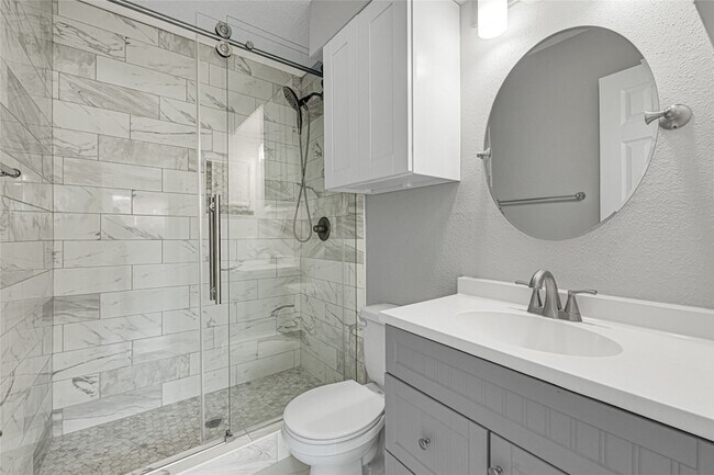 Building Photo - 1803 Flamingo Dr