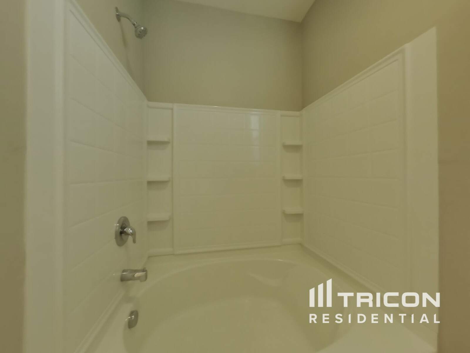 Building Photo - 14875 N 177th Ave