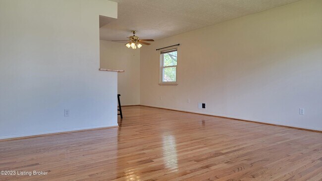 Building Photo - 11616 Maple Way