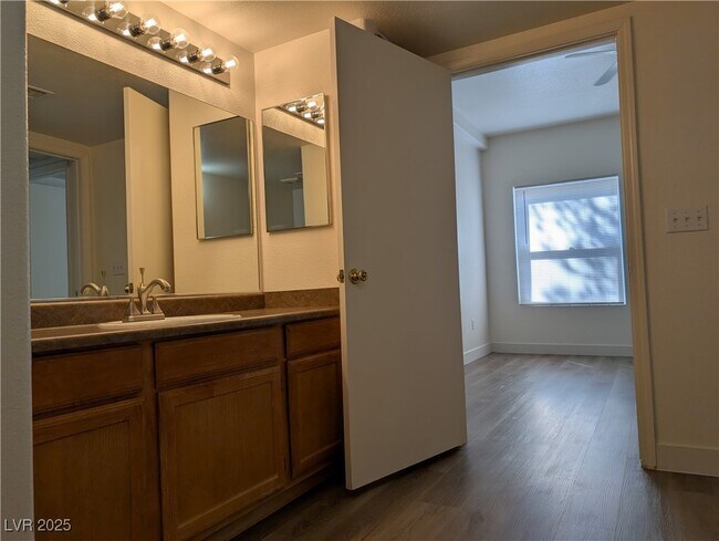 Building Photo - 7255 W Sunset Rd